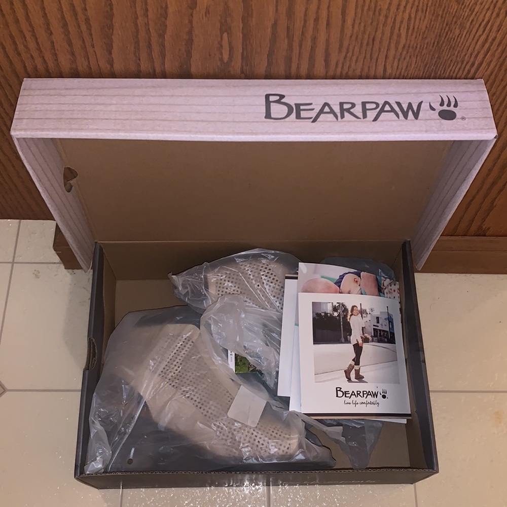 Women’s Bearpaw Vienna Ivory Sandals - Picture 5 of 7